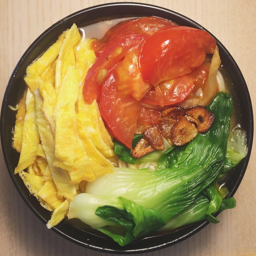 最家常的普通汤面——西红柿鸡蛋龙须面