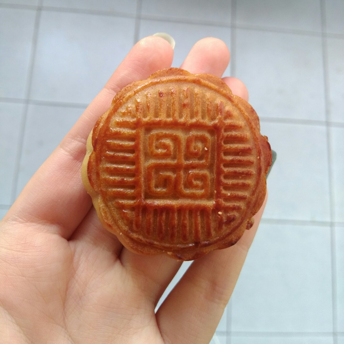 广式月饼—蛋黄芝麻月饼