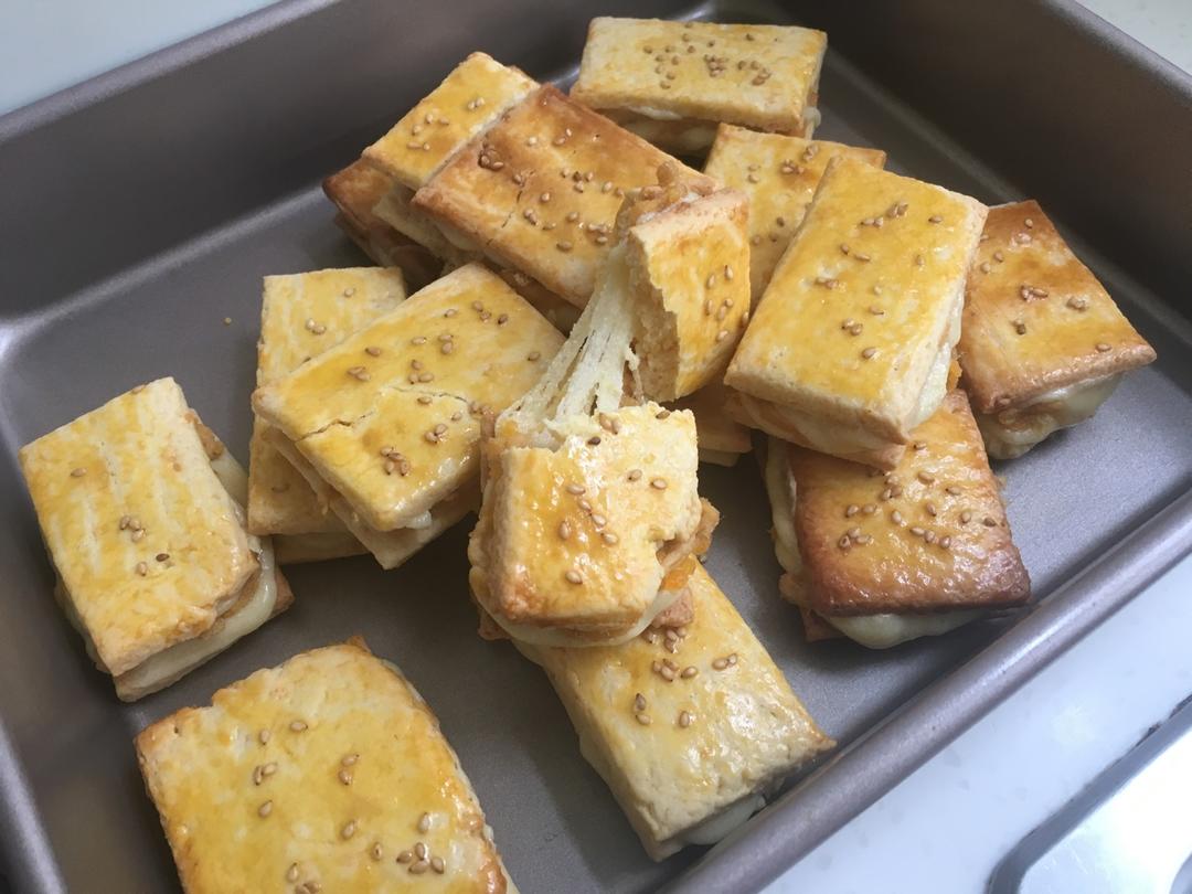咸蛋黄肉松牛轧酥