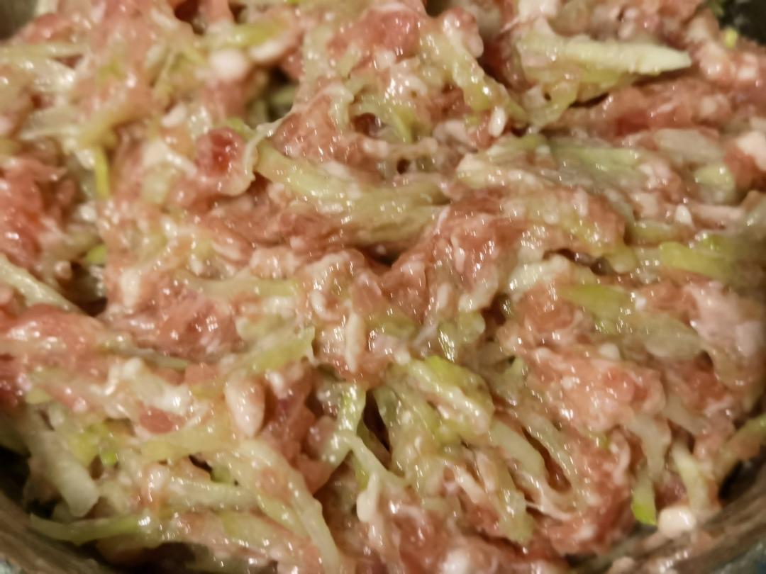 一吃就会爱上的饺子馅：佛手瓜饺子馅！