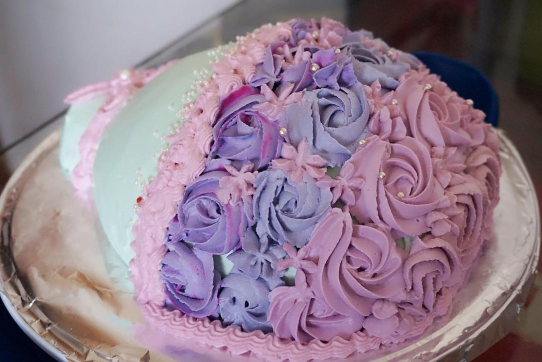 花束水果奶油蛋糕