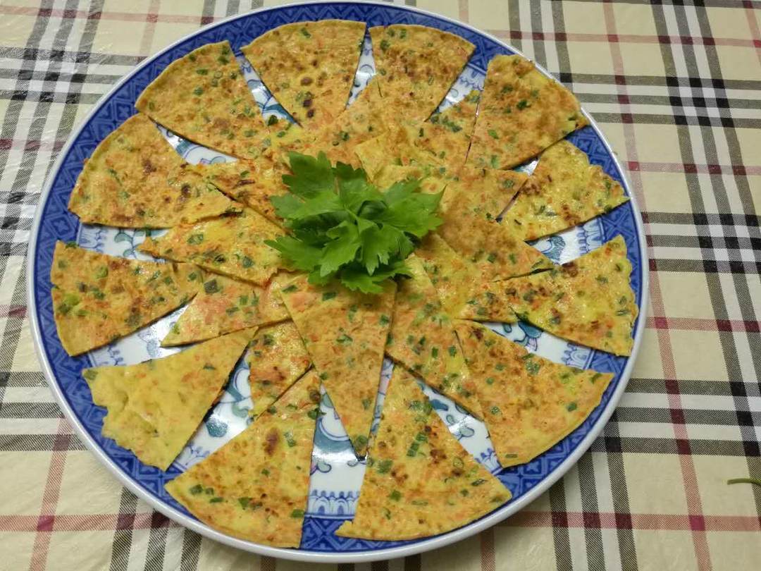 红萝卜香葱鸡蛋芝麻煎饼的做法