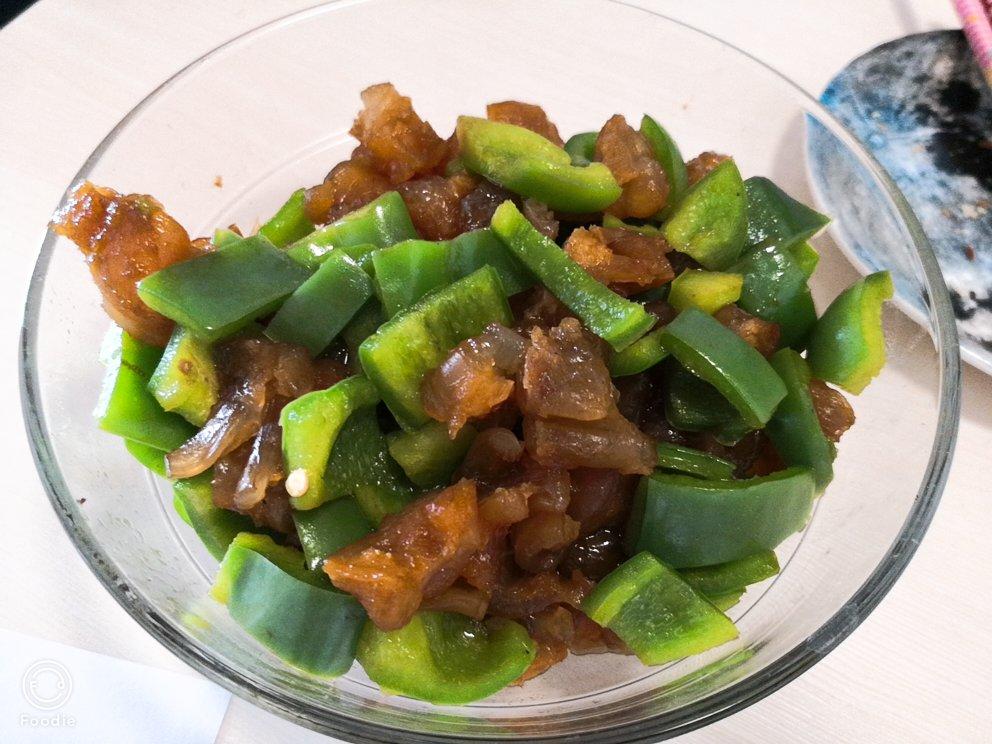 sophianino做的青椒炒蹄筋家常菜