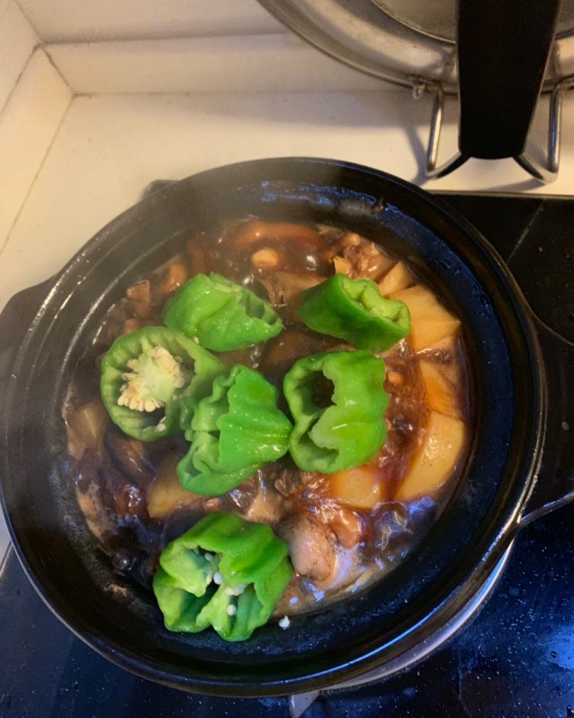 黄焖鸡米饭