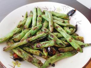 两人三餐四季-香菇鸡肉炒荷兰豆的做法 步骤10