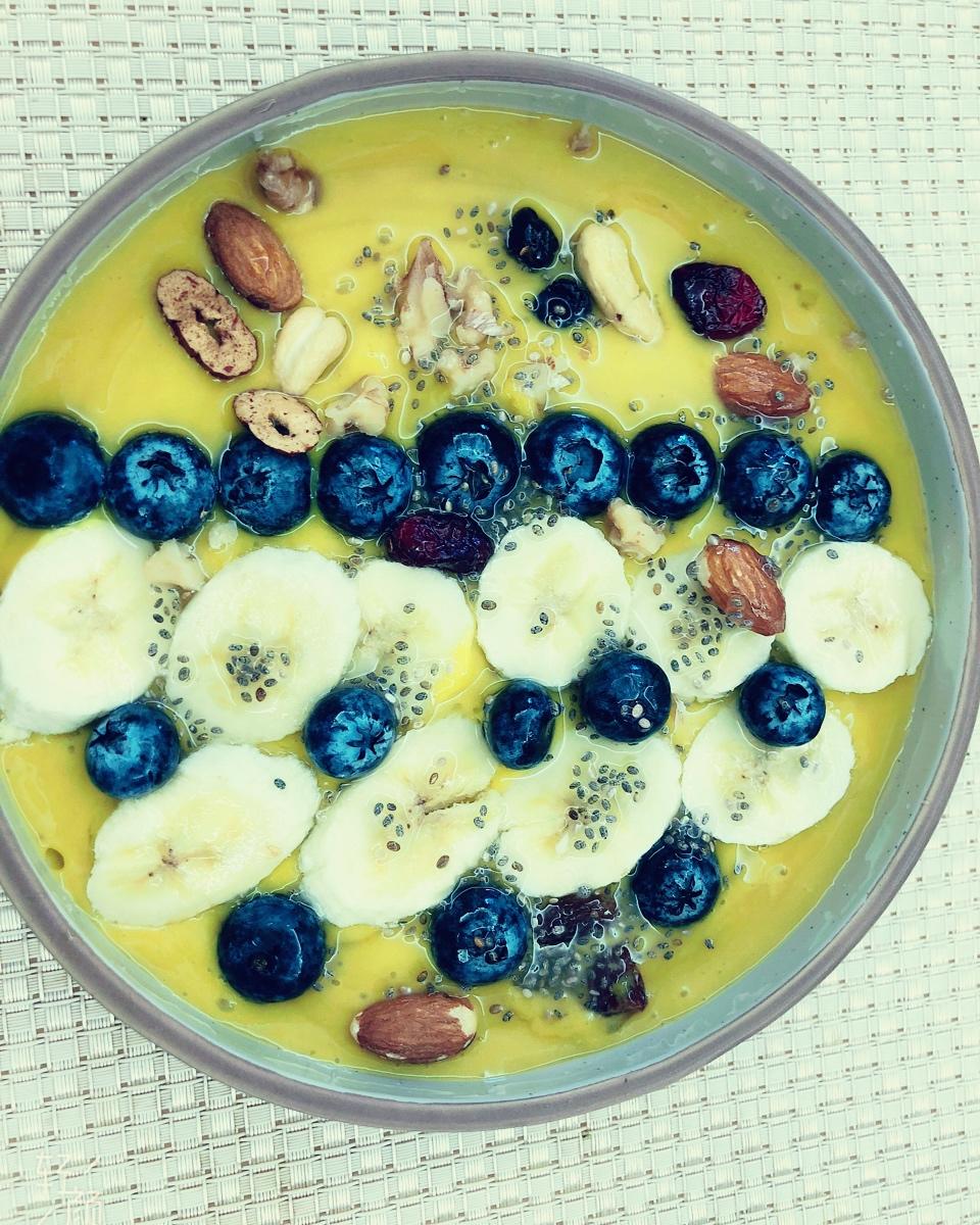 奇亚籽芒果果昔