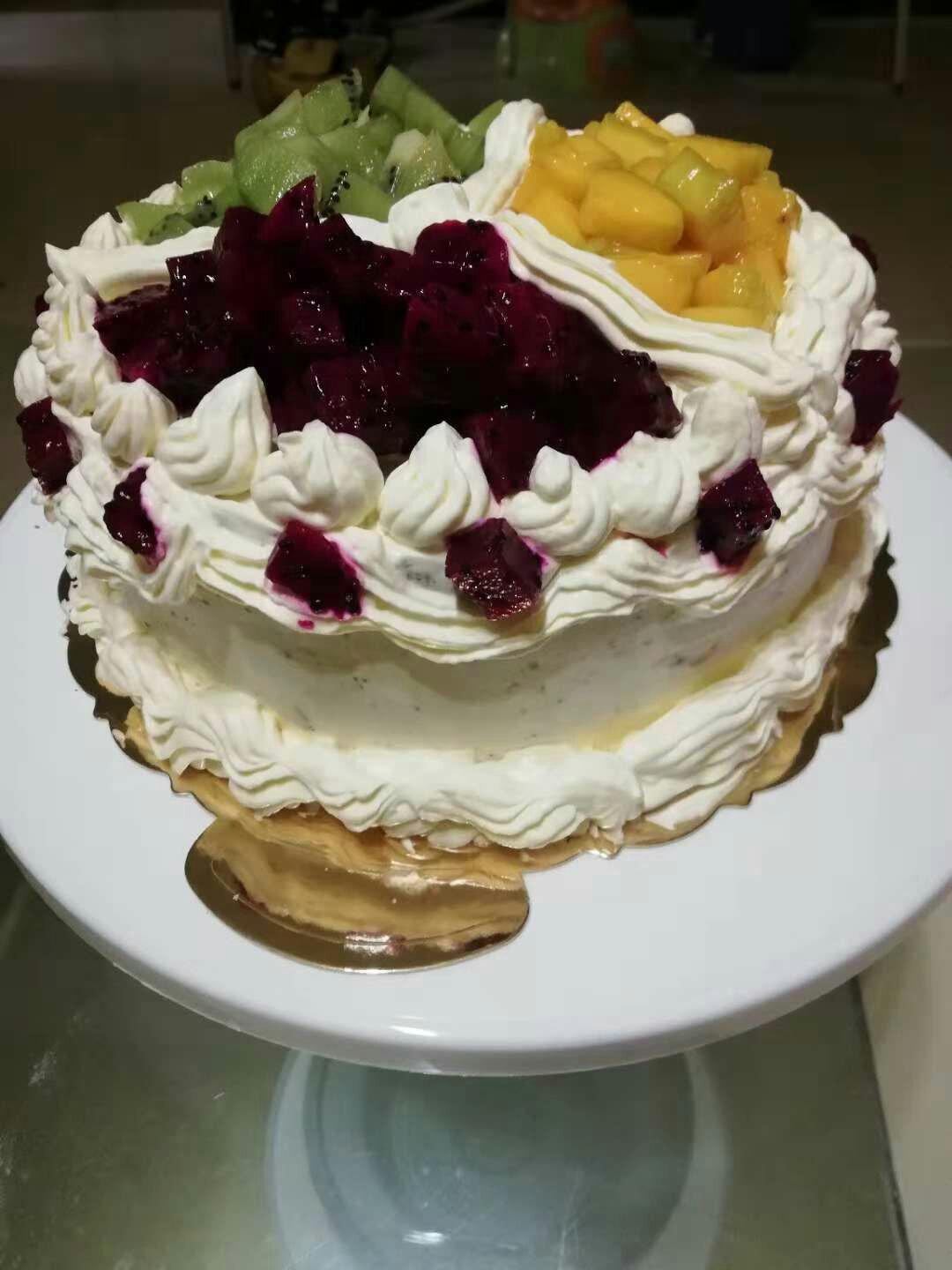 amy妈-7做的生日蛋糕(抹面裱花视频,新手必看)