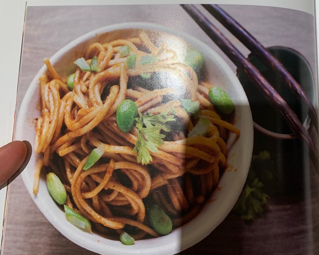 青豆麻将酱拌面的做法