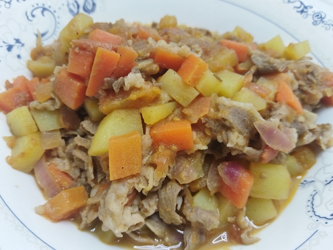 西红柿牛肉炖土豆