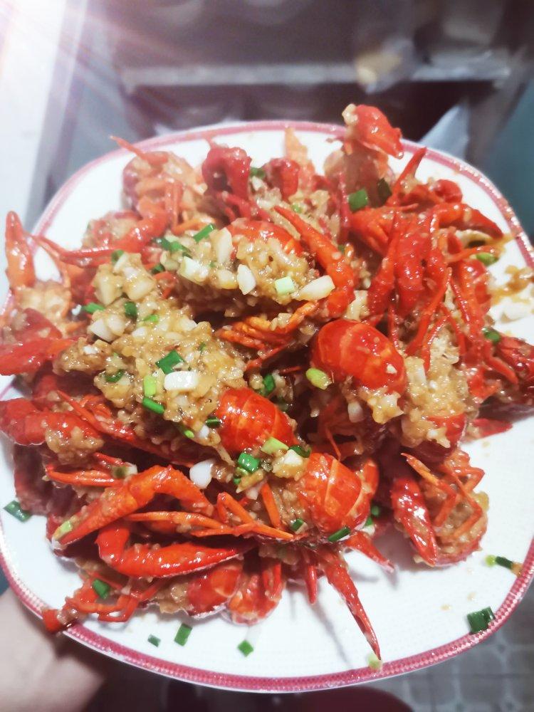 家庭版蒜蓉小龙虾美味不油腻，超好吃的教程来了