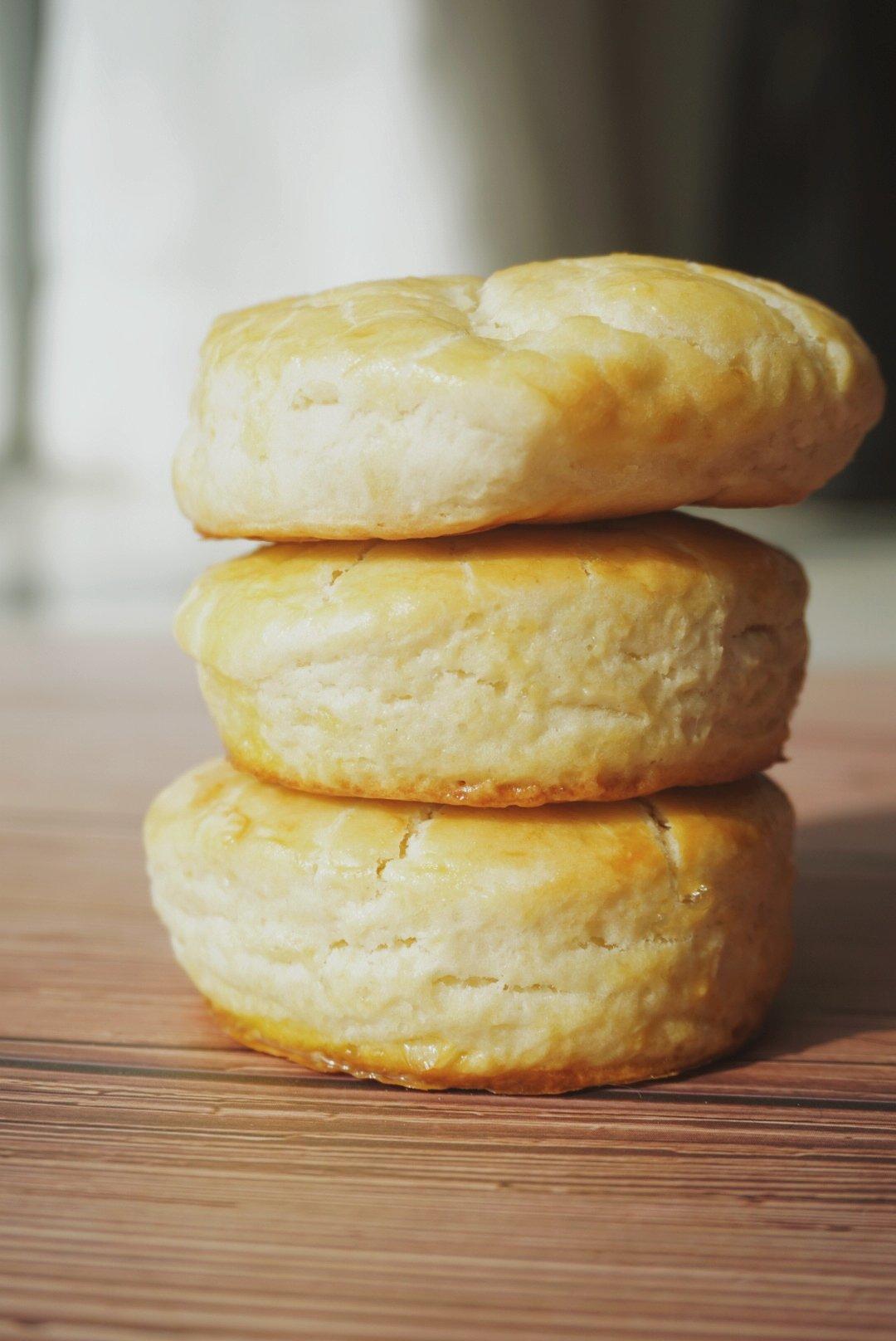 【视频】3分钟 奶油司康Scone(可能是世界上最快手的司康) 消耗淡奶油～