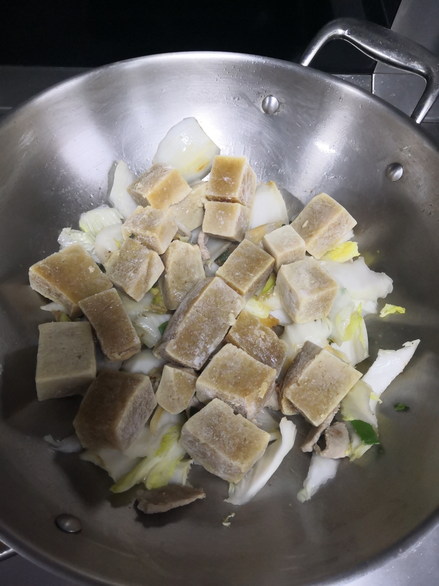 东北家常菜—白菜炖冻豆腐的做法 步骤9