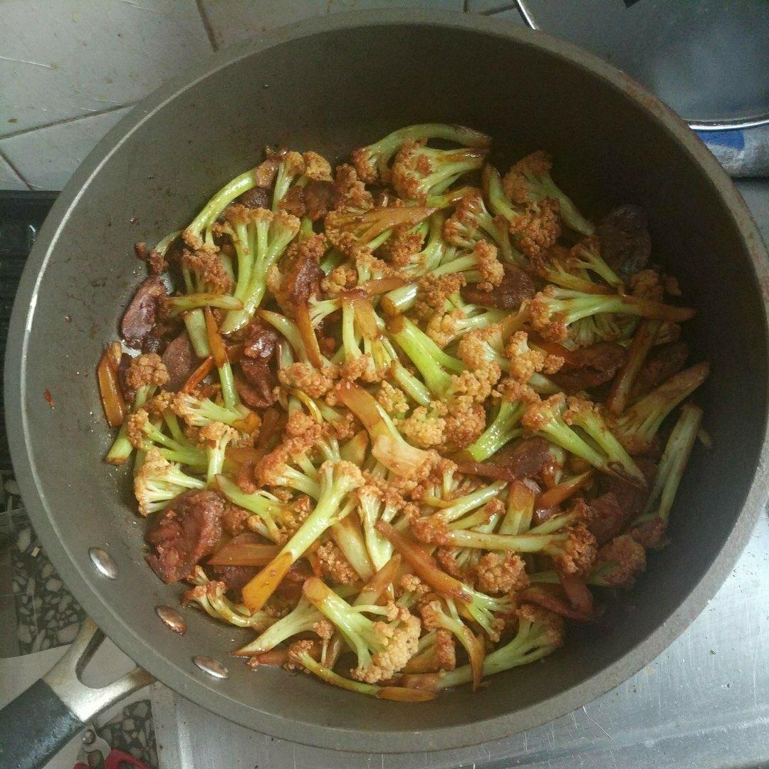 老丁的私房菜-干锅花菜