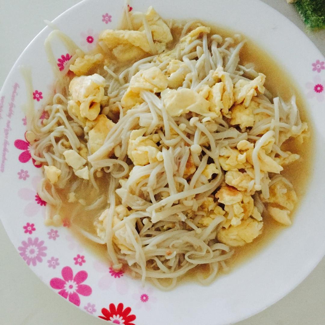 程程阿琪做的金针菇炒蛋