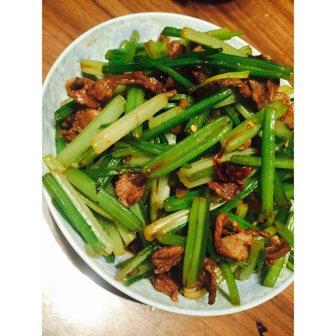 芹菜炒肉