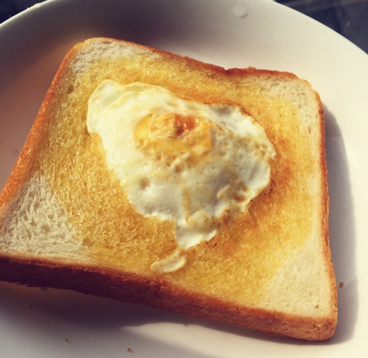 吐司煎蛋/Egg in a basket