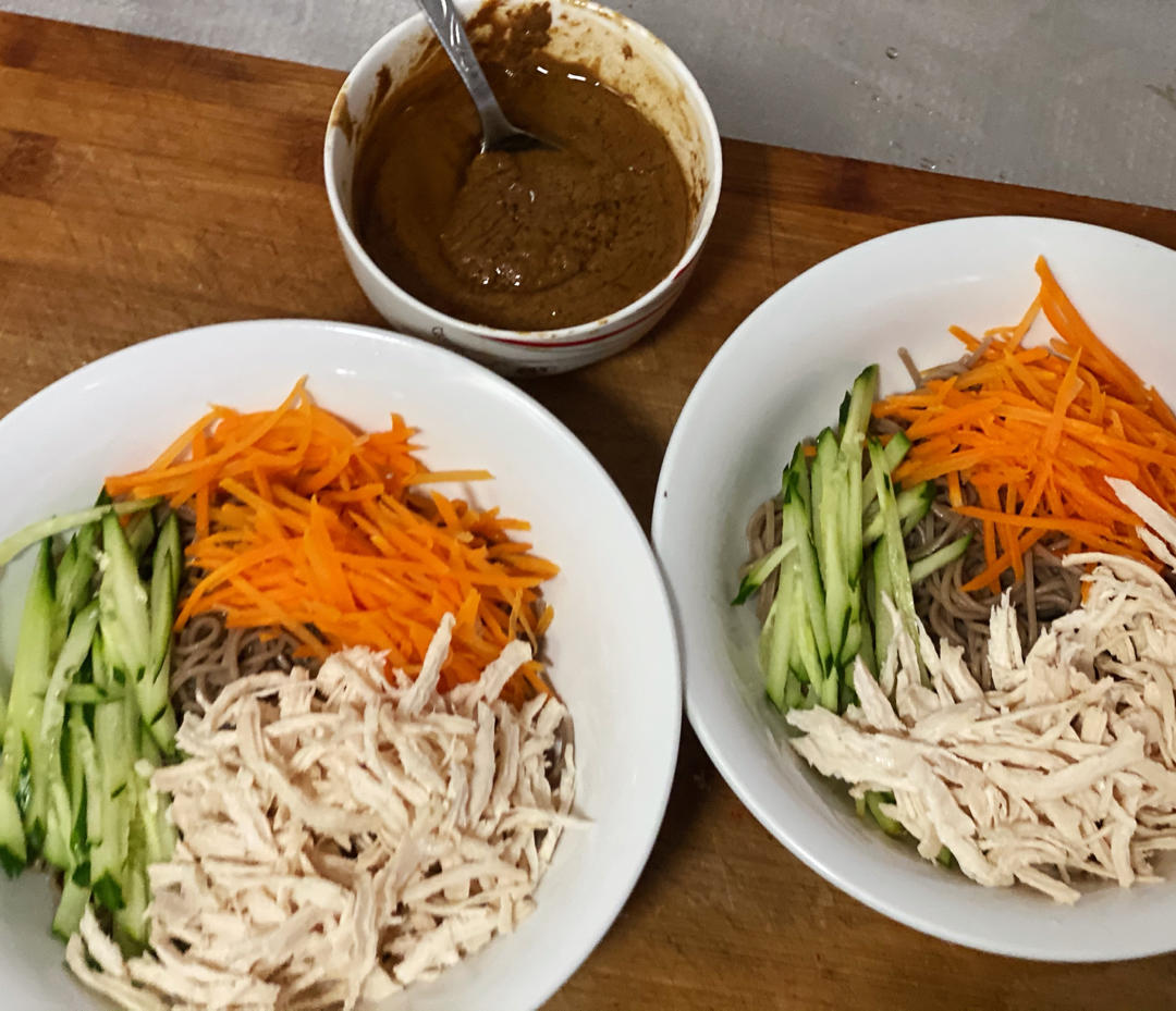 鸡丝凉面