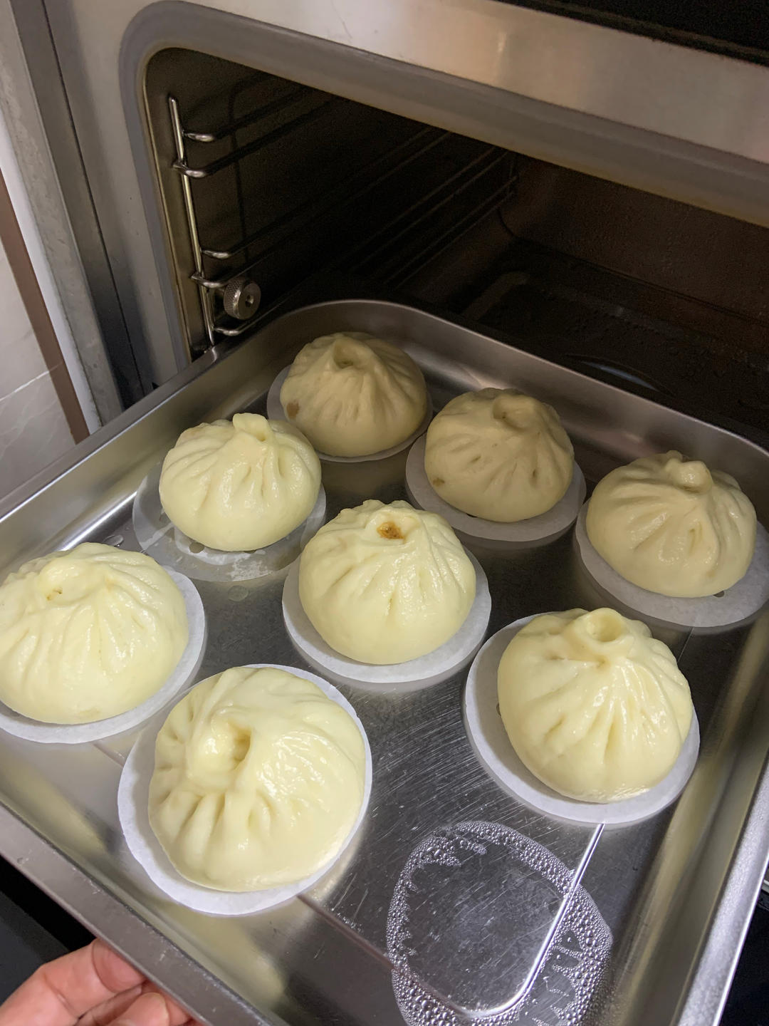 松软多汁的肉包子