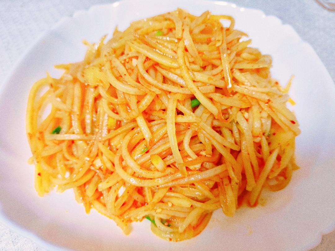 超好吃的凉拌土豆丝~的做法