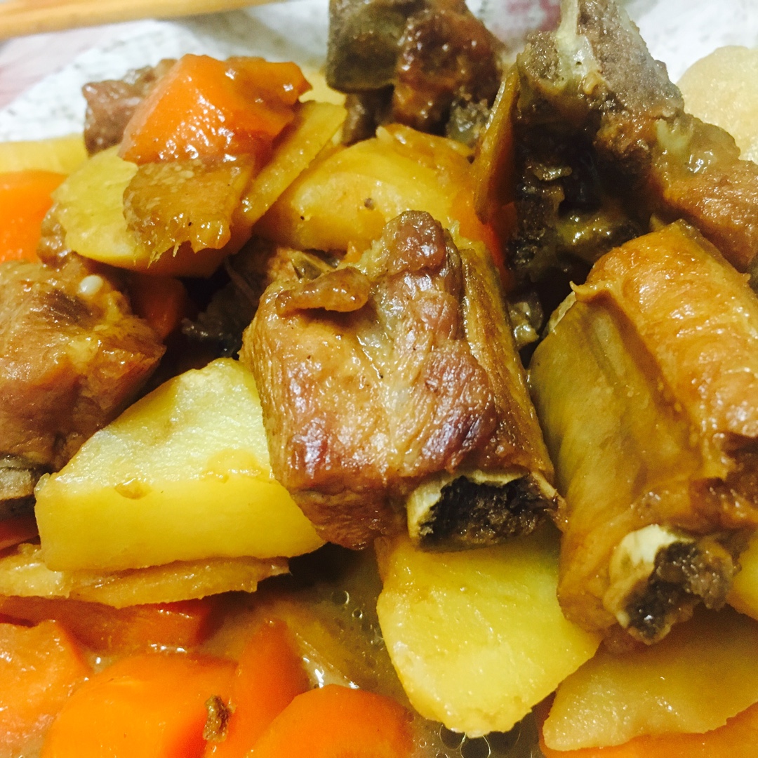 胡萝卜土豆炖排骨