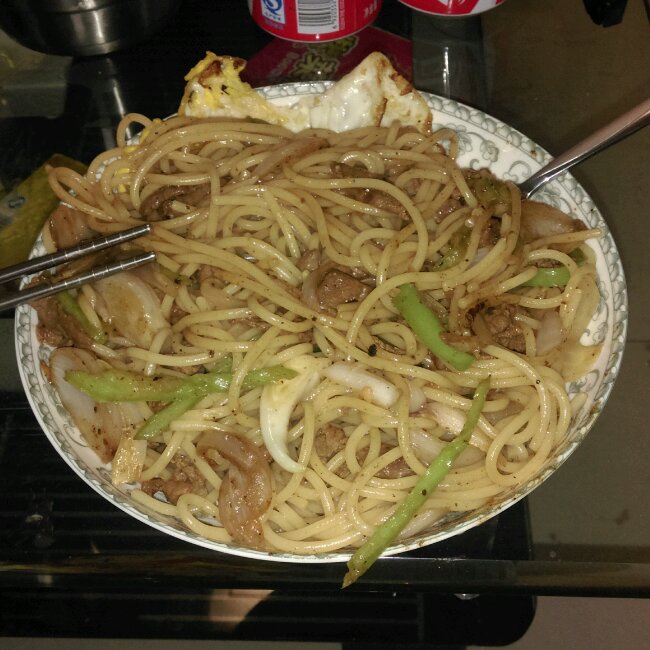 黑椒牛柳炒意面