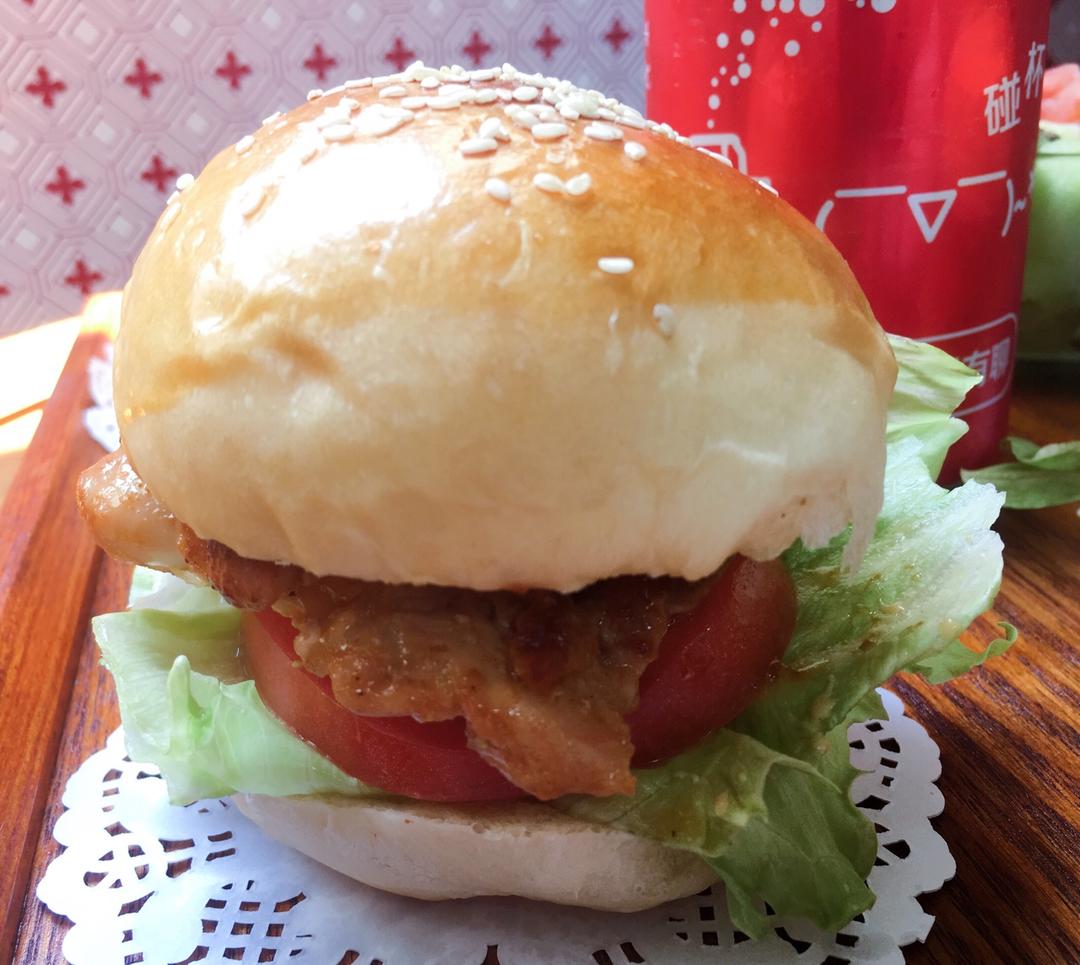 柔软的汉堡胚