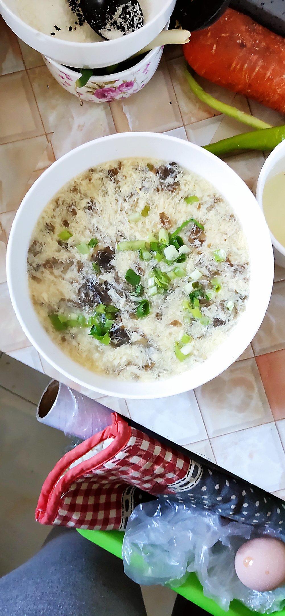 一碗漂亮又鲜嫩无比的基础蛋花汤