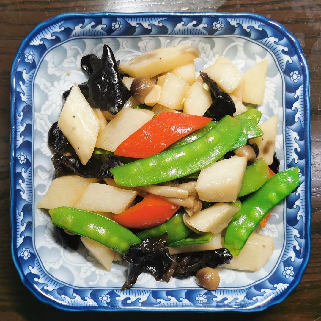 五彩木耳炒淮山