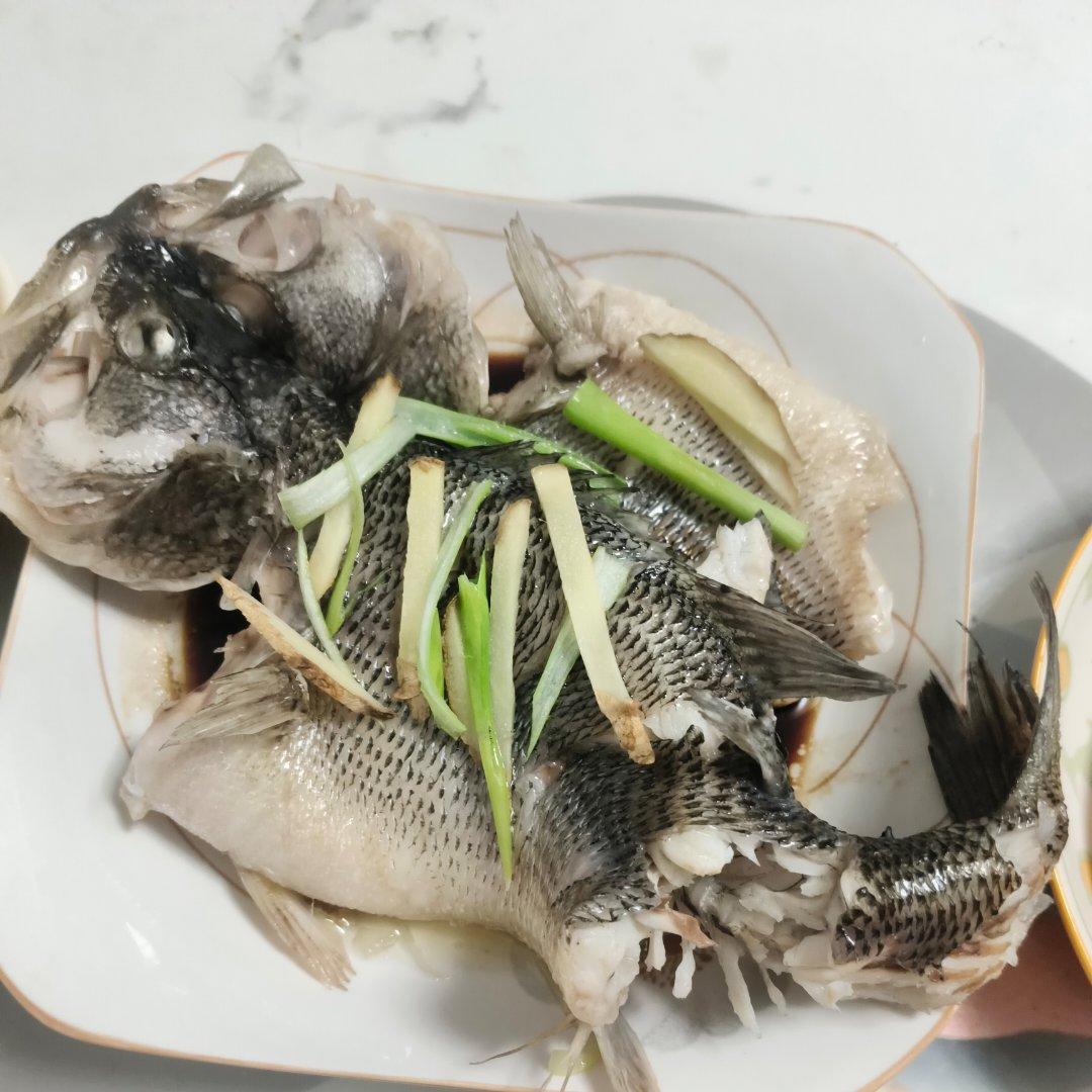 10分钟做 清蒸鲈鱼 （附切鱼图解）