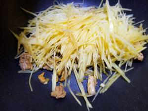肉炒青椒土豆丝-下饭快手菜的做法 步骤4