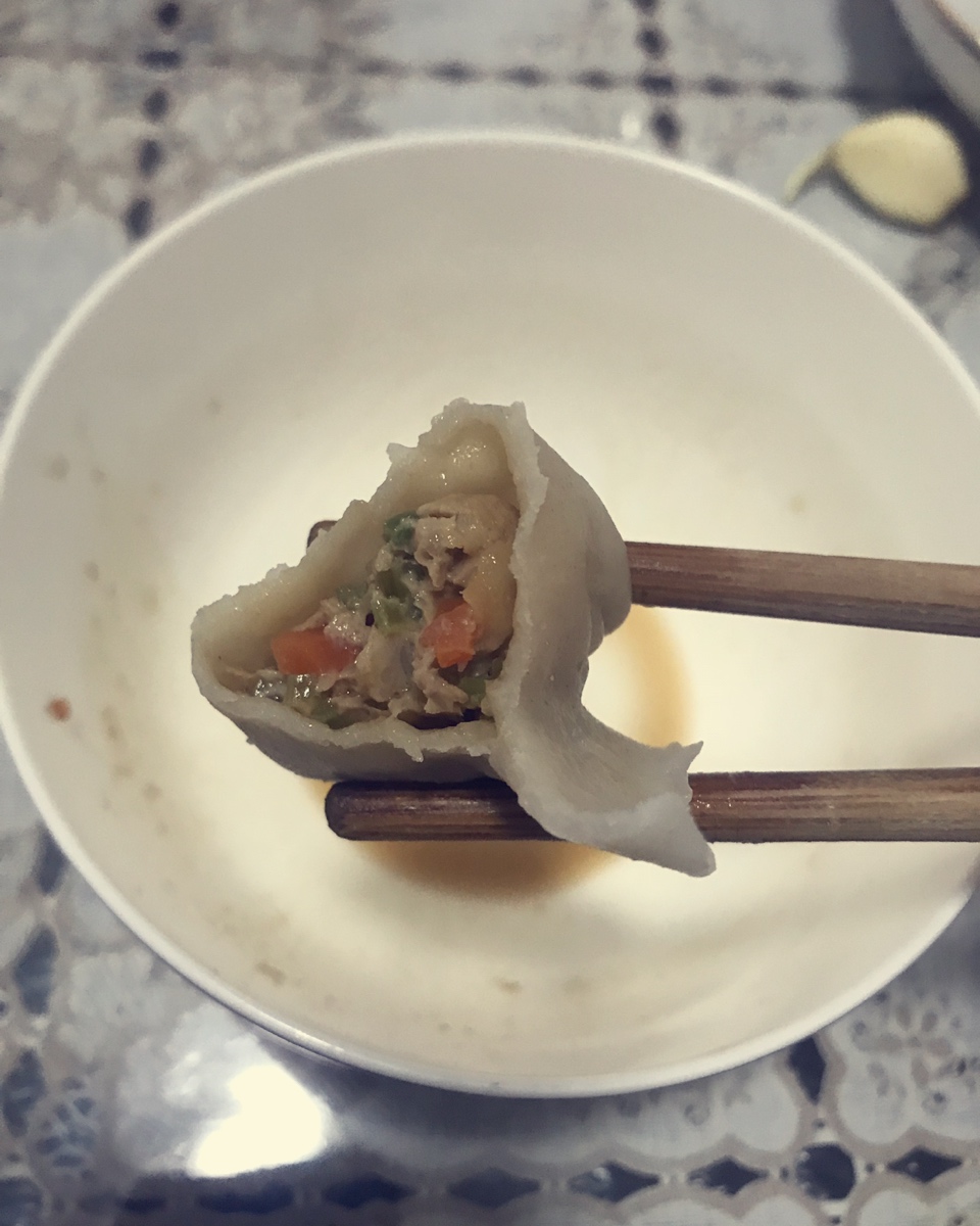 芹菜胡萝卜猪肉水饺