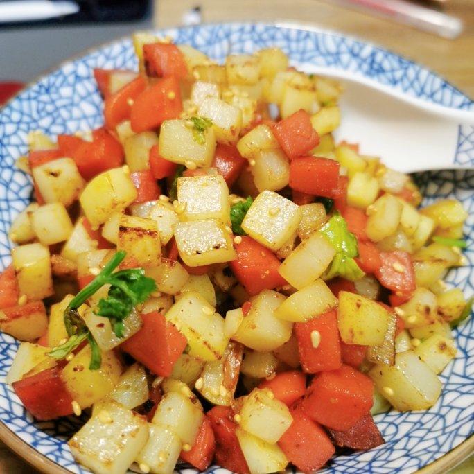 香辣过瘾的孜然土豆火腿，比路边摊还好吃