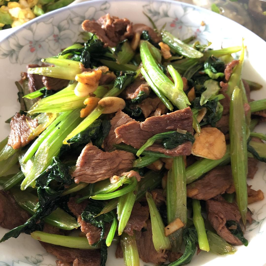 芹菜炒牛肉