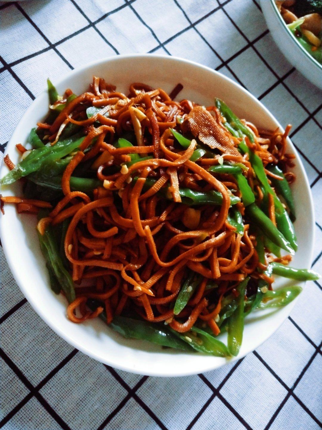 青椒豆腐丝炒肉
