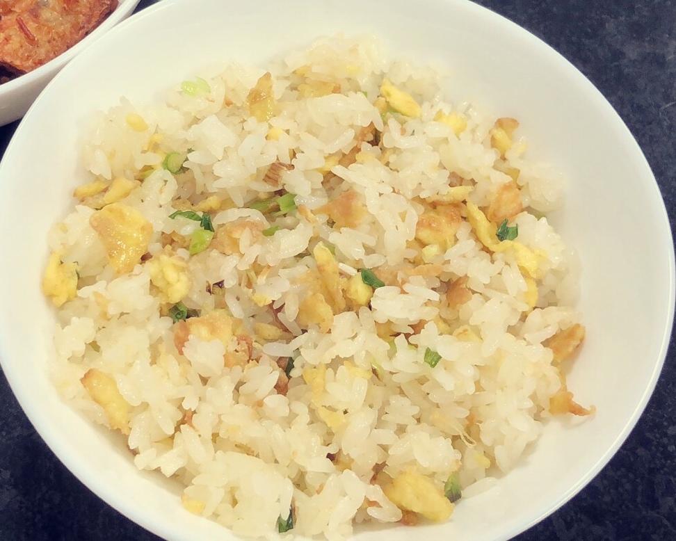 四个配料的蛋炒饭