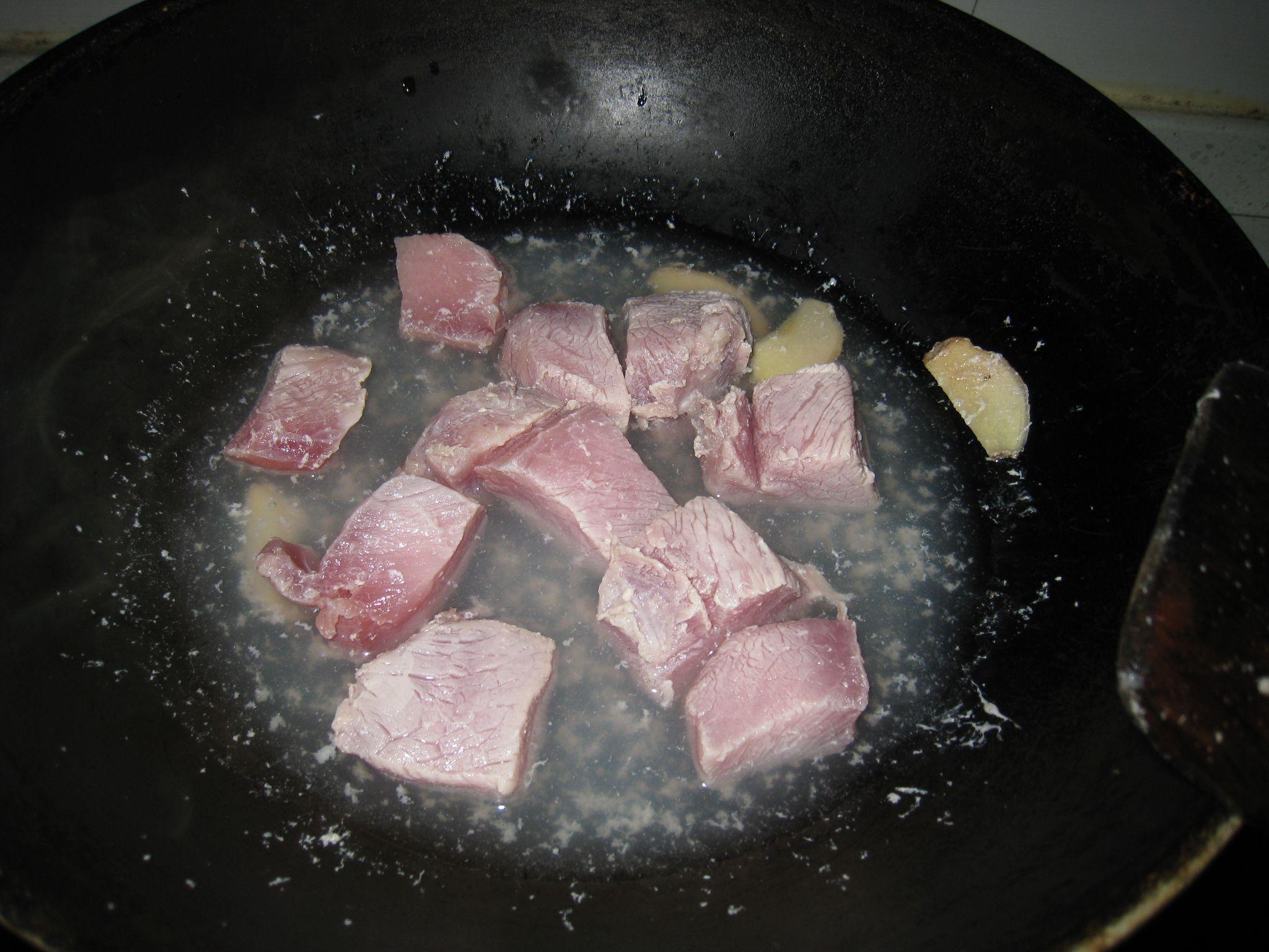 灵芝煲瘦肉的做法 步骤1