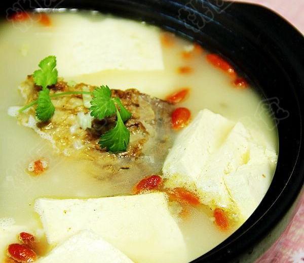 奶白鱼香豆腐汤的做法