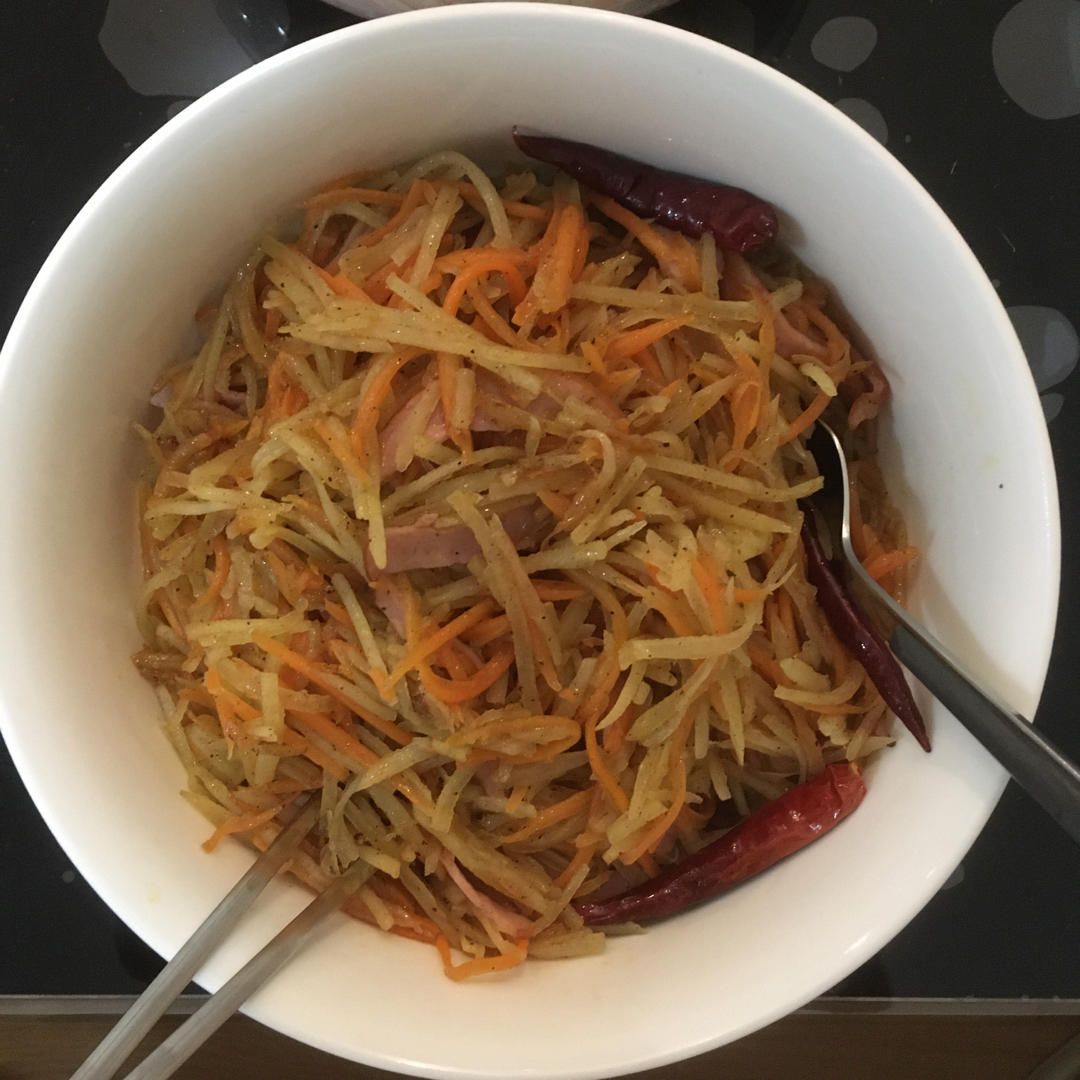 胡萝卜丝土豆丝炒火腿