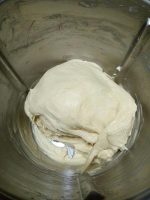 椰蓉淡奶油面包(一次发酵)附椰蓉馅做法的做法 步骤3