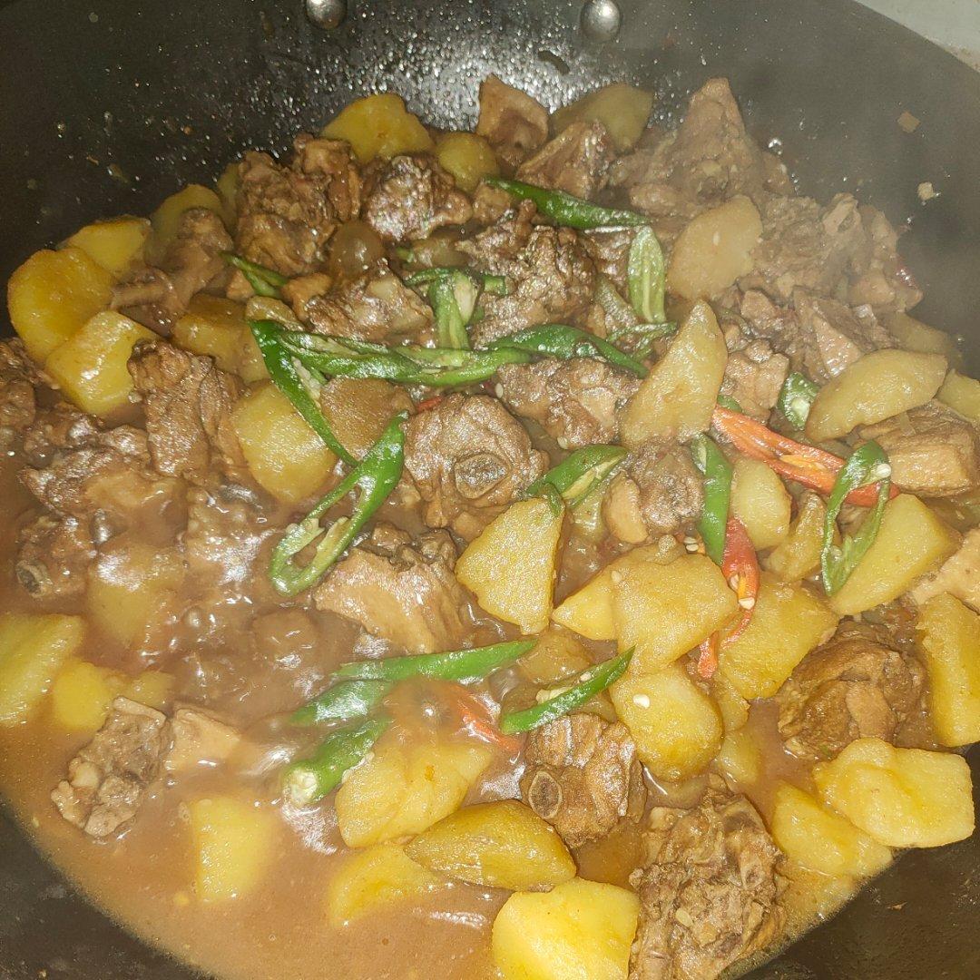 鸭腿烧土豆