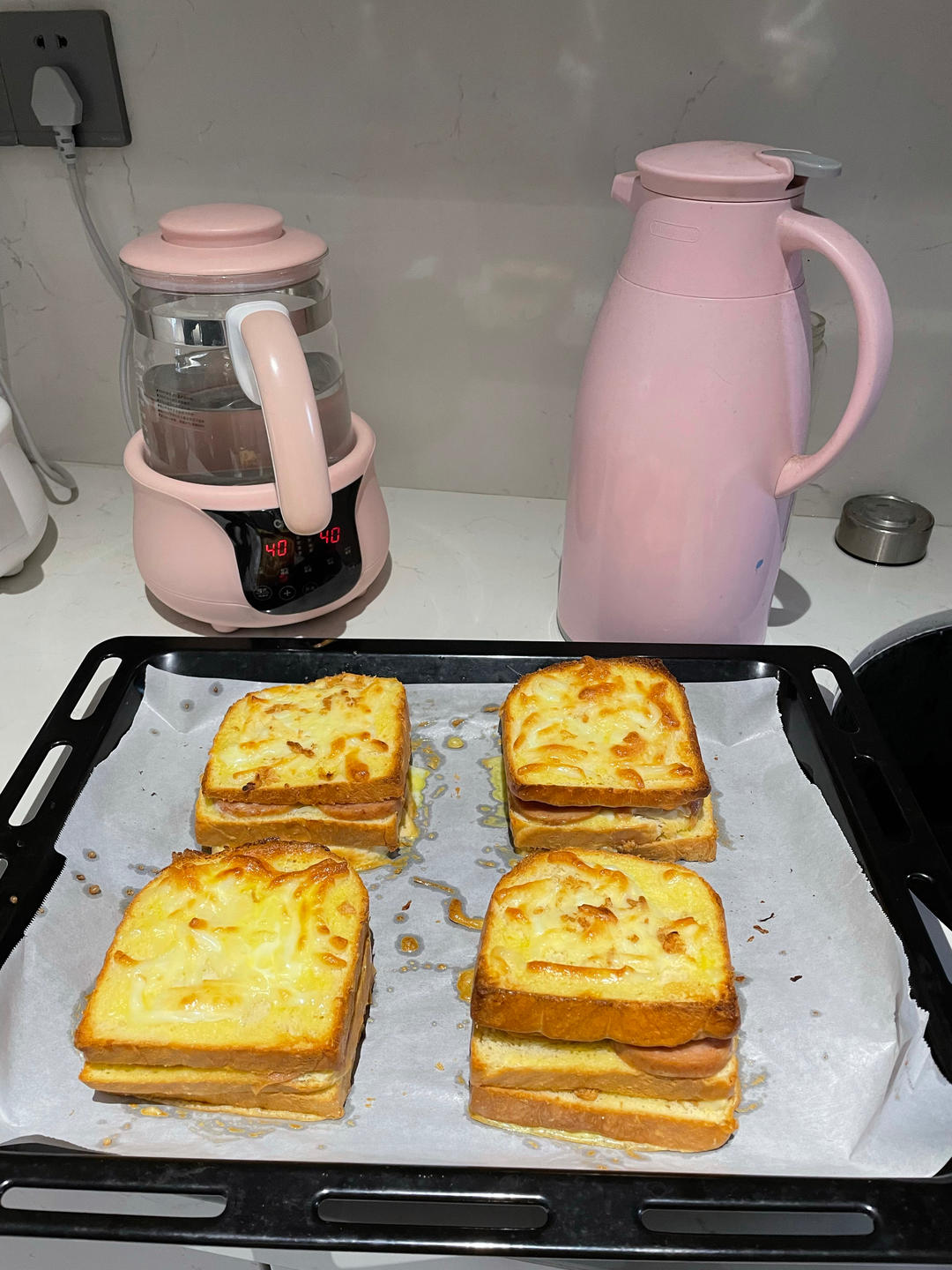 好吃的奶酪三明治