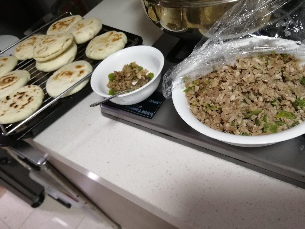 肉夹馍(白吉馍的制作)