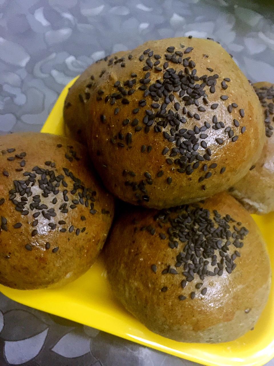 红糖三黑面包的做法