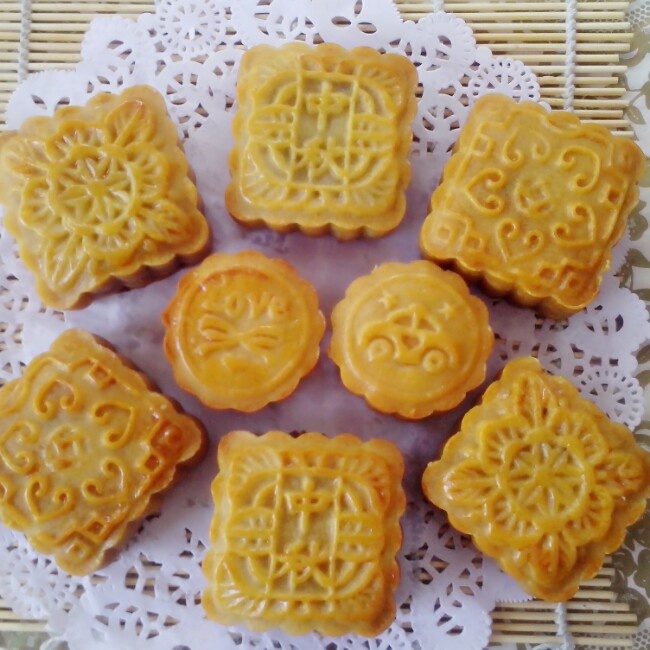 广式月饼——蛋黄莲蓉月饼