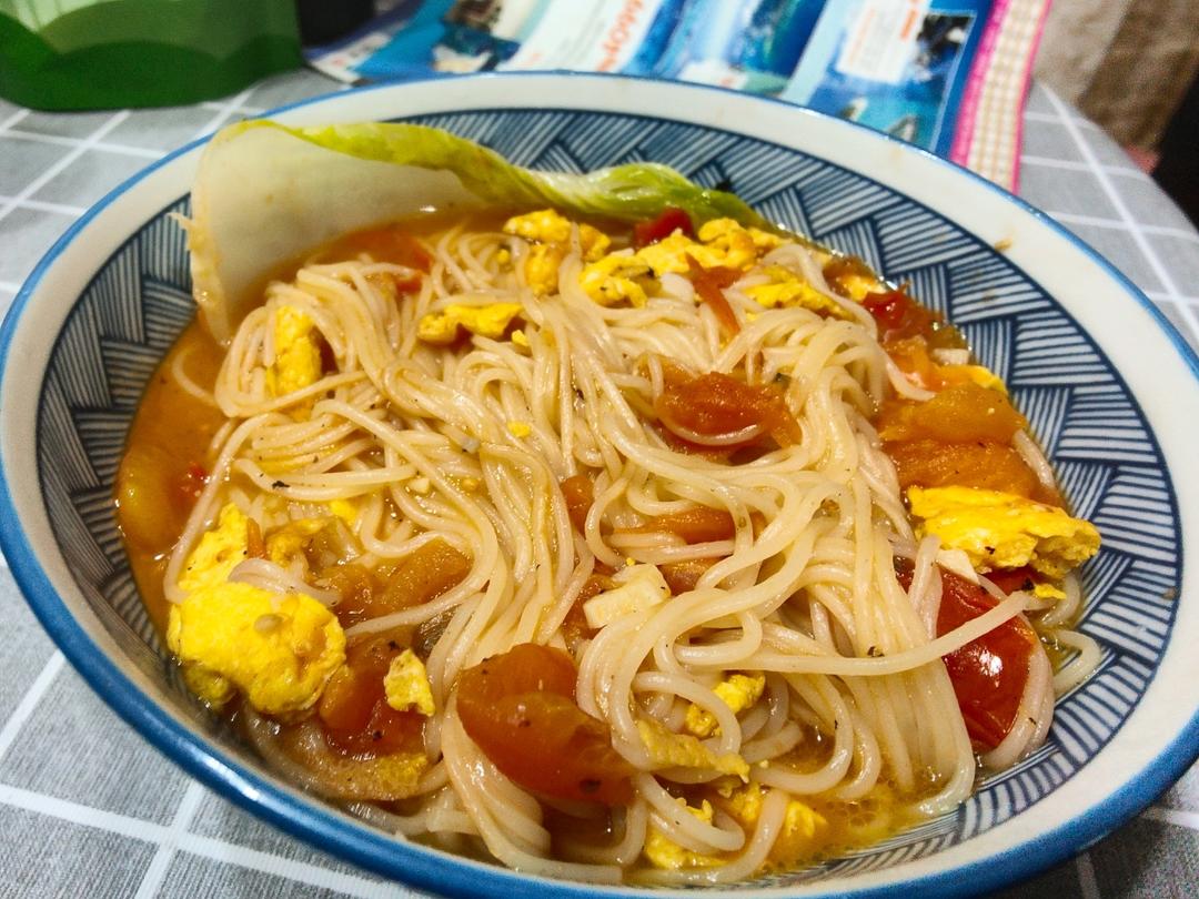 恨不得抱着锅舔的番茄鸡蛋面