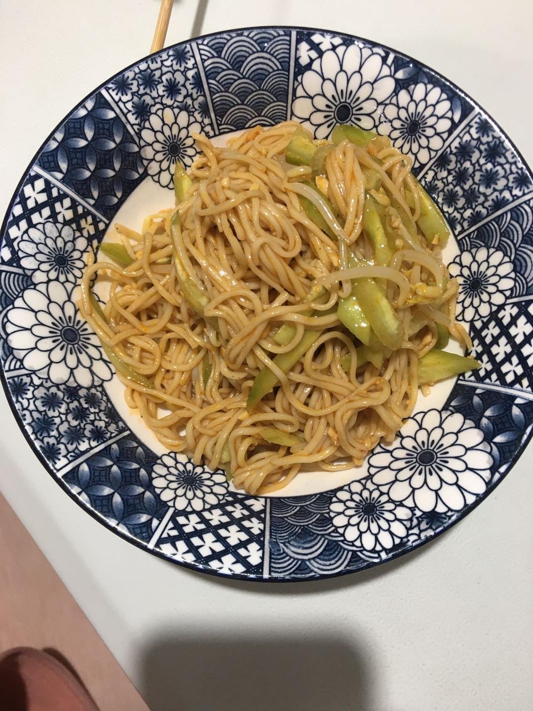 厨师长教你“四川凉面”的做法，地道的川味小吃，先收藏起来咯