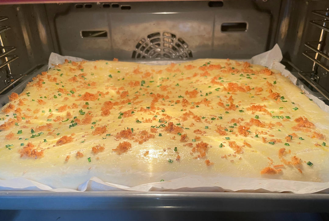 怎么也卷不裂的老式香葱肉松面包卷！