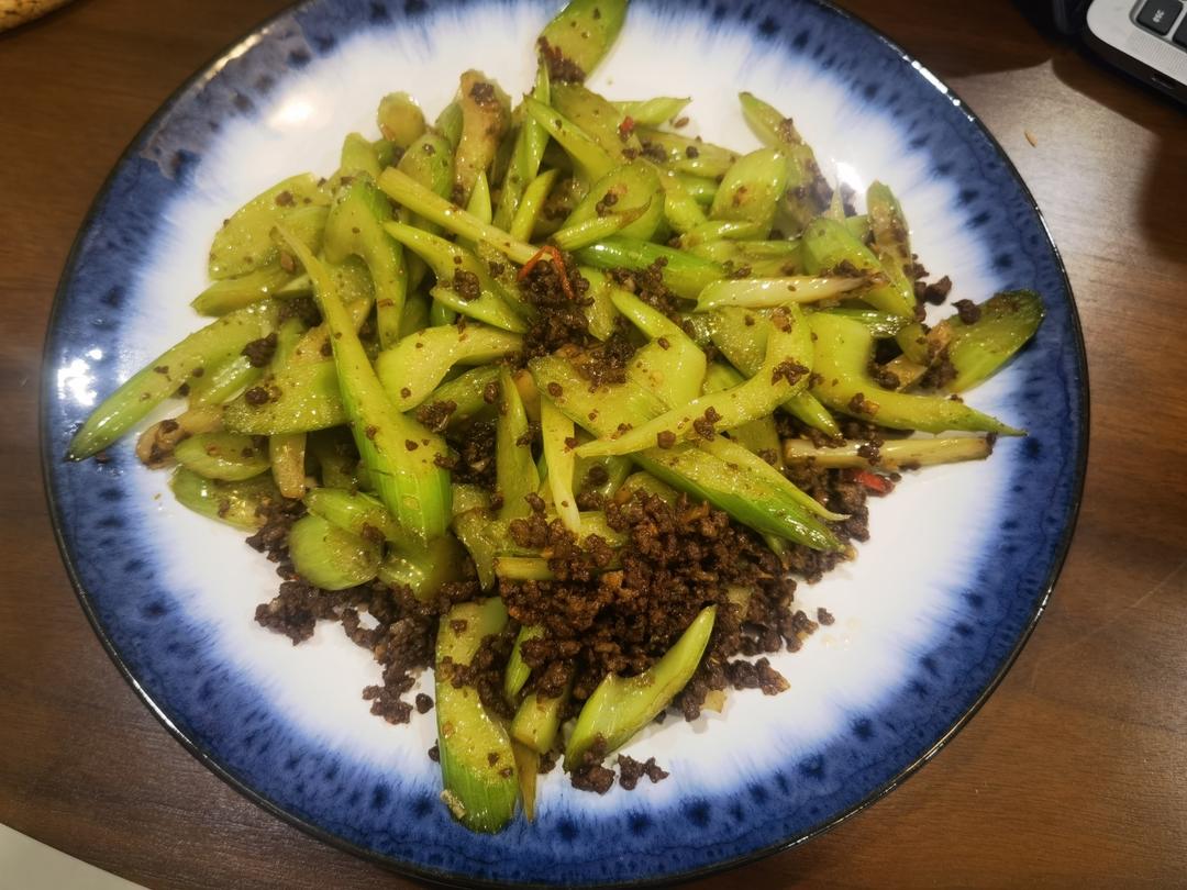 下饭菜：肉末芹菜