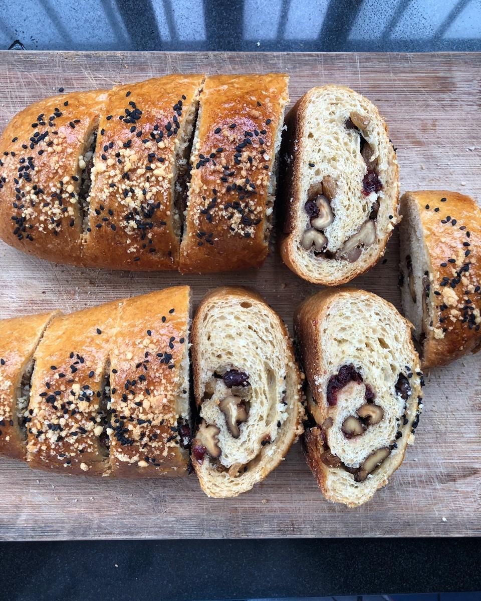 【大师范烘焙】蔓越莓核桃全麦面包