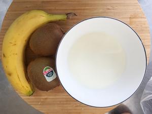 1分钟自制低脂水果奶昔 一次成功的做法 步骤8